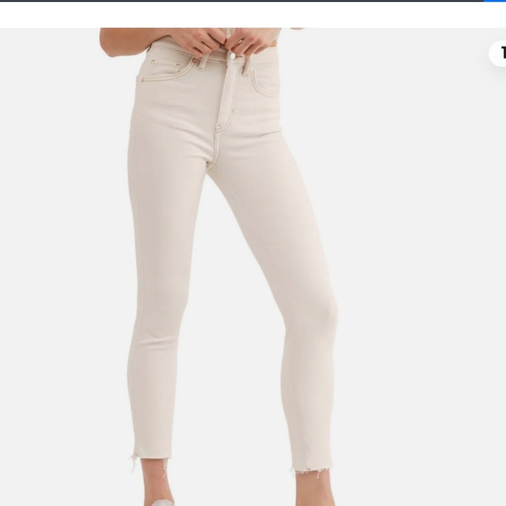 NWOT We The Free Off-White Ivory Frayed Ankle Cropped Cotton Denim Jeans, 30